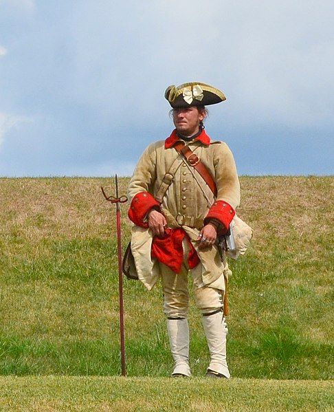 File:Reenactors demonstrating firing of a mortar (2) (21701824423).jpg