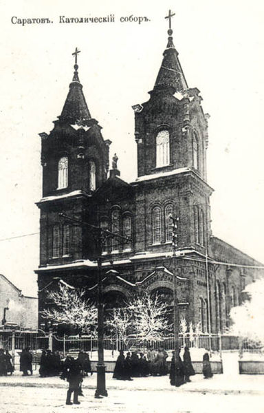 File:Saratov Catholic Cathedral.jpg