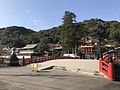 祐徳稲荷神社の神橋と社殿の遠景（佐賀県鹿島市）(161229)