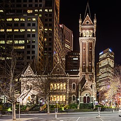 St Michael's Church at night St-Michael's-at-Night.jpg