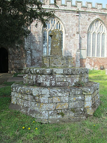 File:St Mary's Church Cross, Silverton, Devon.jpg