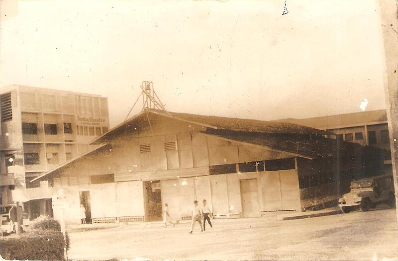 File:Sta Isabel Cathedral with Alano Bldg as background.jpg