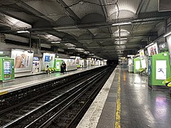 Les quais après la rénovation, vus en direction de Pont de Sèvres.