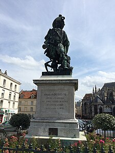 Statue d'Abraham Duquesne à Dieppe (Seine-Maritime).