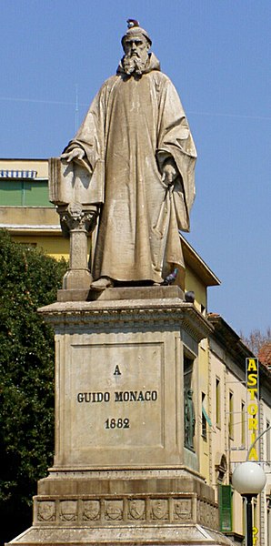 صورة:Statue of Guido of Arezzo.jpg