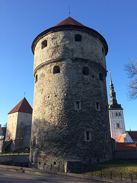 File:Tallinn (33732164973).jpg