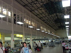 Aeroporto de Tan Son Nhat, localizado no Distrito de Tan Binh.