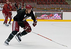 Taylor Pyatt Coyotes practice.jpg