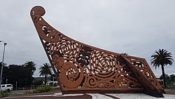 Te Tauihu Turanga Whakamana, a sculpture designed by Derek Lardelli and Te Aturangi Nepia-Clamp in the shape of a tauihu (canoe prow) to recognise the Maori ancestors who explored the Pacific Ocean by canoe well before the European Age of Discovery Te Tauihu 02.jpg