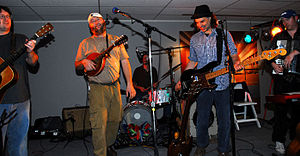 Выступление The Gourds в Остине, штат Техас, 2007 год.