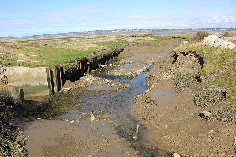 File:The Bagillt Gutter - geograph.org.uk - 4909805.jpg