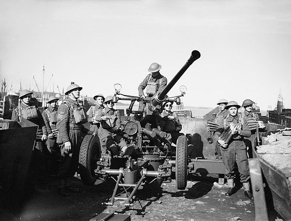 Royal Artillery Bofors gun and crew at Harstad, 14 May 1940.