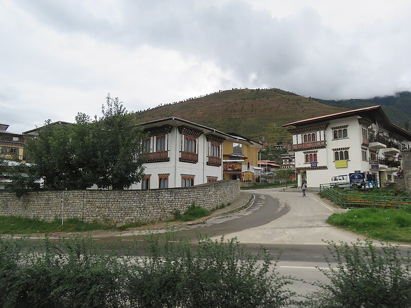 File:Thimphu streets, buildings and people during LGFC - Bhutan 2019 (82).jpg