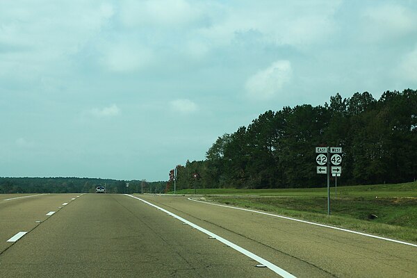 US 84 westbound at its intersection with MS 42
