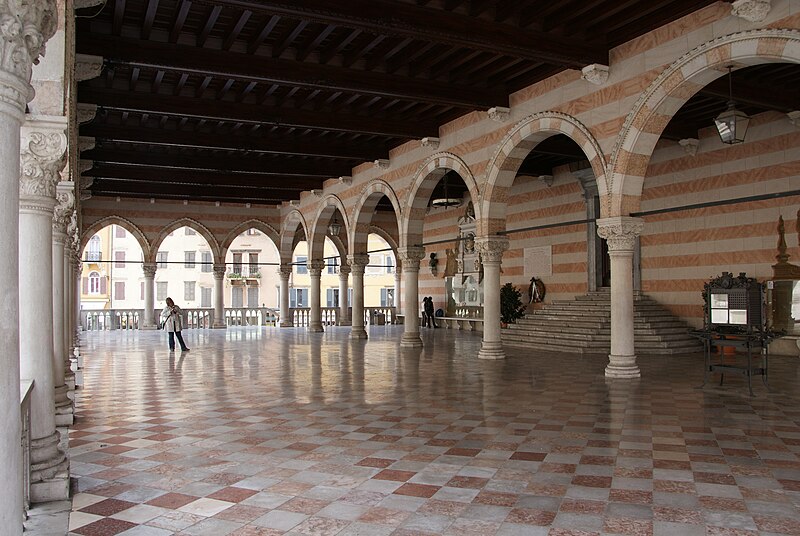 File:Udine 0904 Loggia del Lionello.jpg