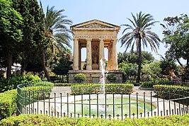 Lower Barrakka Gardens e il monumento ad Alexander Ball