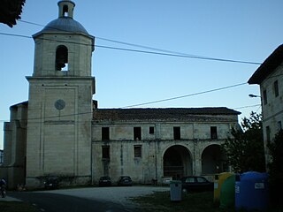 Fachada de la Colegiata de Santa María en Valpuesta.