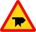 Vietnam road sign W207i.svg