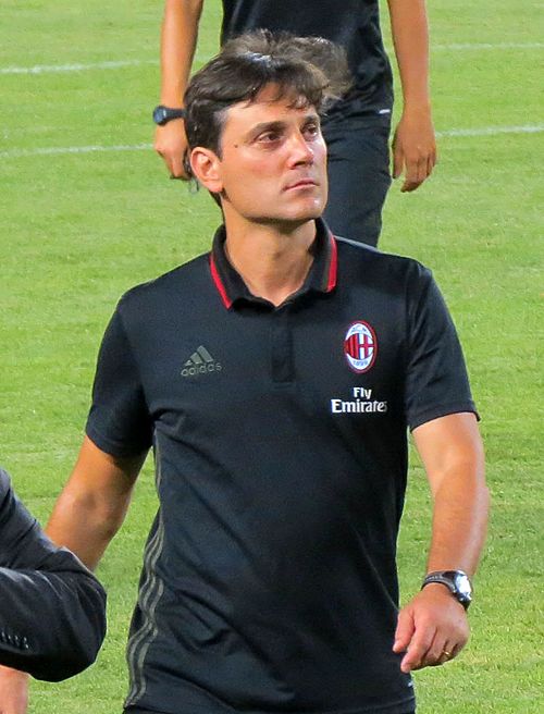 Montella as manager of Milan in 2016