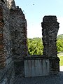 La torre e i ruderi del castello di Visone, Piemonte, Italia