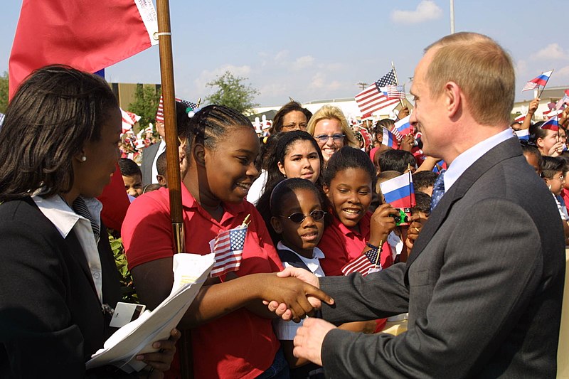 File:Vladimir Putin in the United States 13-16 November 2001-22.jpg