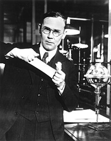 Wallace Carothers, in the lab.jpg