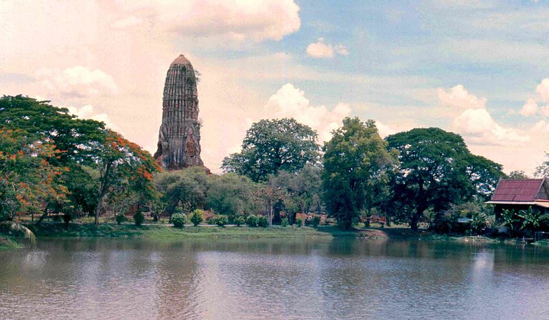 File:Wat at Ayutthaya 1977 - panoramio.jpg