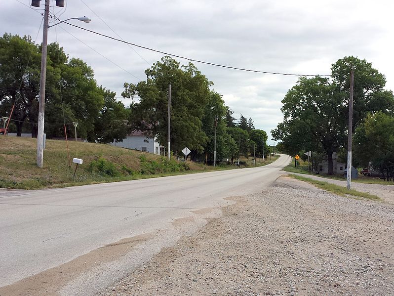 File:White Pole Road in Casey.jpg