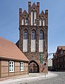Steintor nevnes i skriftlige kilder fra 1297. Etter en brann ble det gjenreist i 1450 og er byens eldste bygning.