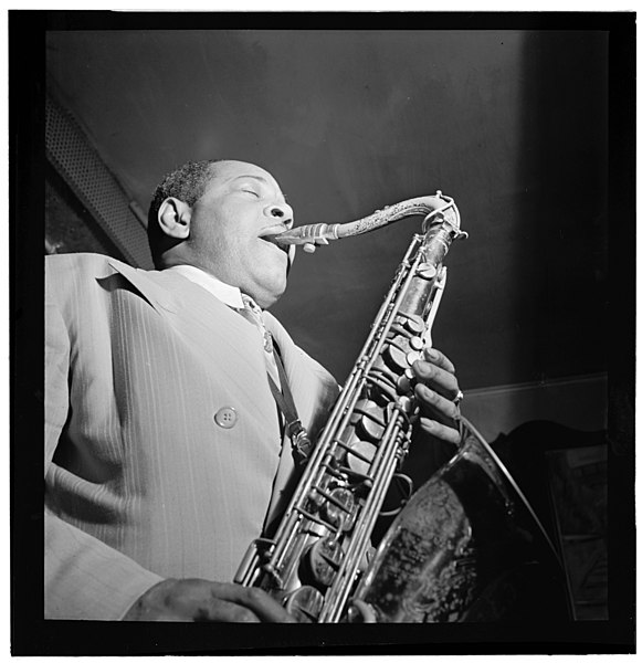 File:(Portrait of Coleman Hawkins, Spotlite (Club), New York, N.Y., ca. Sept. 1946) (LOC) (5019789155).jpg