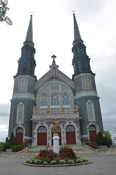 File:Église Saint-Dominique de Jonquière 2019 - 3.jpg