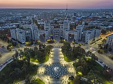 Modern fountain at opposite end of the park Budinok derzhpromislovosti, Kharkiv DJI 0057.jpg