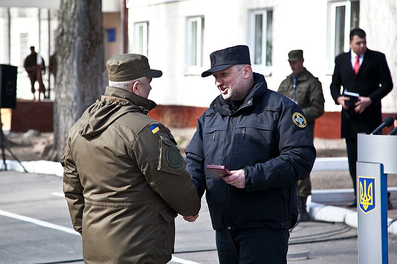 File:Гвардiйцi отримали високi дeржавнi нагороди 0729 (26060455336).jpg