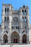 Façade de la cathédrale Notre-Dame d'Amiens (XIIIe siècle)  Classée MH (1862) -  Patrimoine mondial (1981).