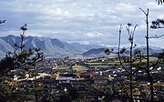 A village next to the mountain (1952)