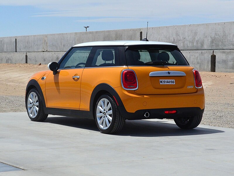 File:2014 MINI Cooper Hardtop -- NHTSA test 8755 - rear.jpg