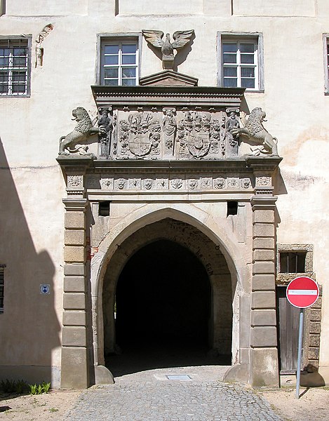 File:20150429130DR Sonnewalde Schloß.jpg