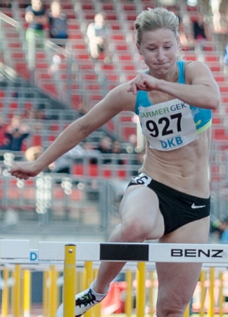 20150725 1833 DM Leichtathletik Frauen 100m Hürden 9943 (cropped) Franziska Hofmann.jpg