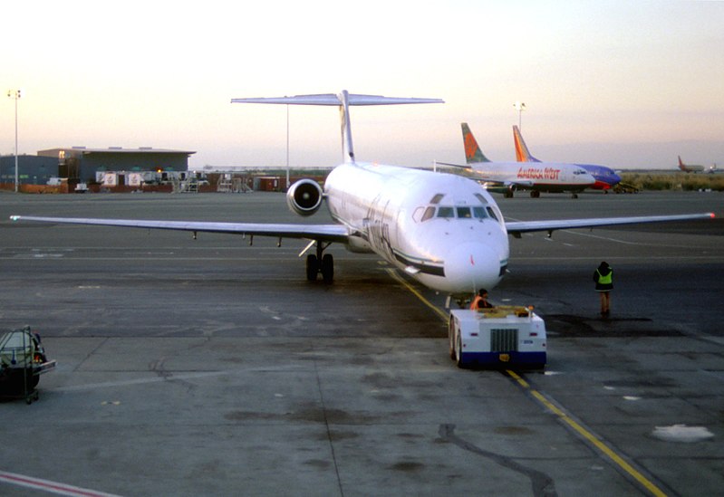 File:210aa - Alaska Airlines MD-83, N931AS@OAK,28.02.2003 - Flickr - Aero Icarus.jpg