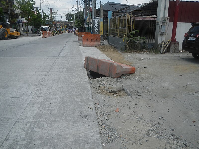 File:7926Rehabilitation construction upgrading of Maharlika Highway Plaridel 10.jpg