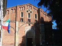 базиліка святого Петра в золотому небі, головний фасад