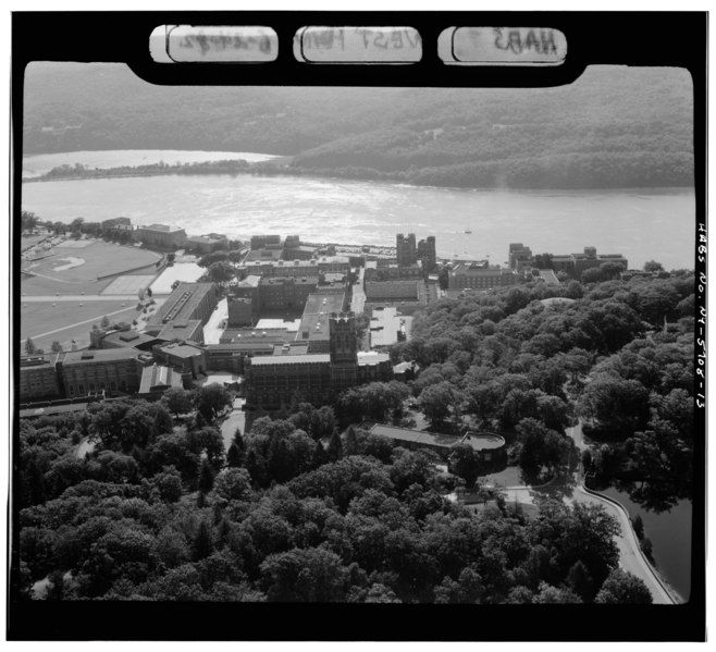 File:AERIAL VIEW OF ACADEMIC CORE, LOOKING EAST - U. S. Military Academy, West Point, Orange County, NY HABS NY,36-WEPO,1-13.tif