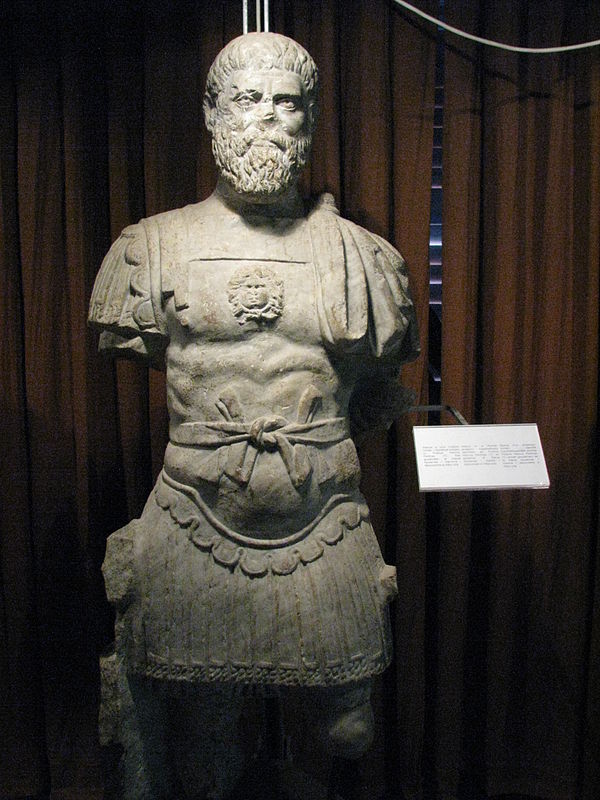 File:Alba Iulia National Museum of the Union 2011 - Possible Statue of Roman Emperor Pertinax, Apulum.JPG