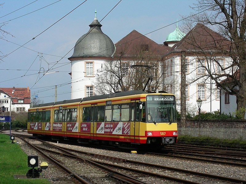 File:Albtalbahn Ettlingen Schloss.jpg