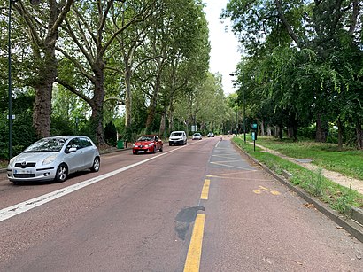 Comment aller à Allée du Bord de L'Eau en transport en commun - A propos de cet endroit