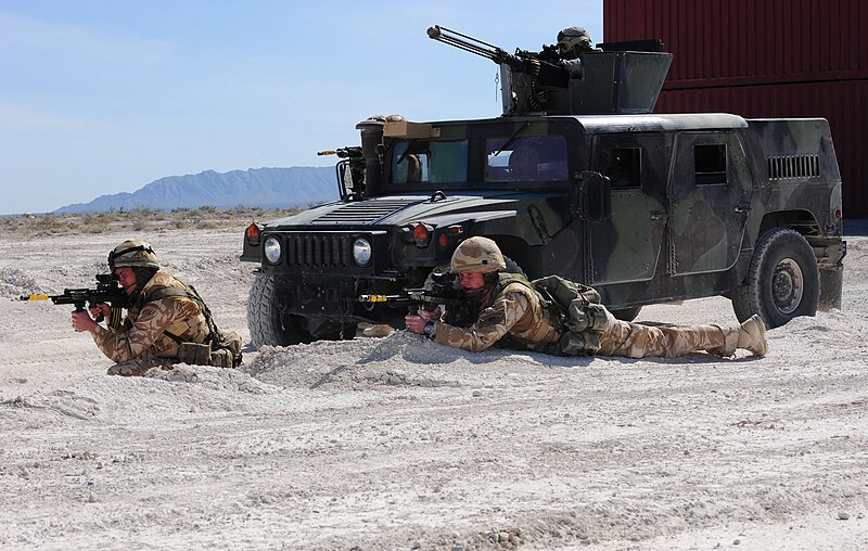 File:American, British forces test contingency operations during Desert Eagle 2011 - Engaging the enemy 110314-F-EI771-155.jpg