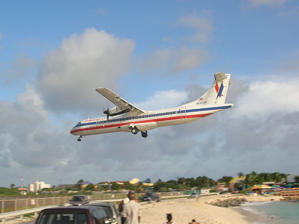 American Eagle (Executive Air) ATR 72-212 landing at Princess Juliana International Airport