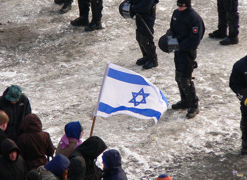 File:Antideutsche Demonstration Israelflagge.jpg