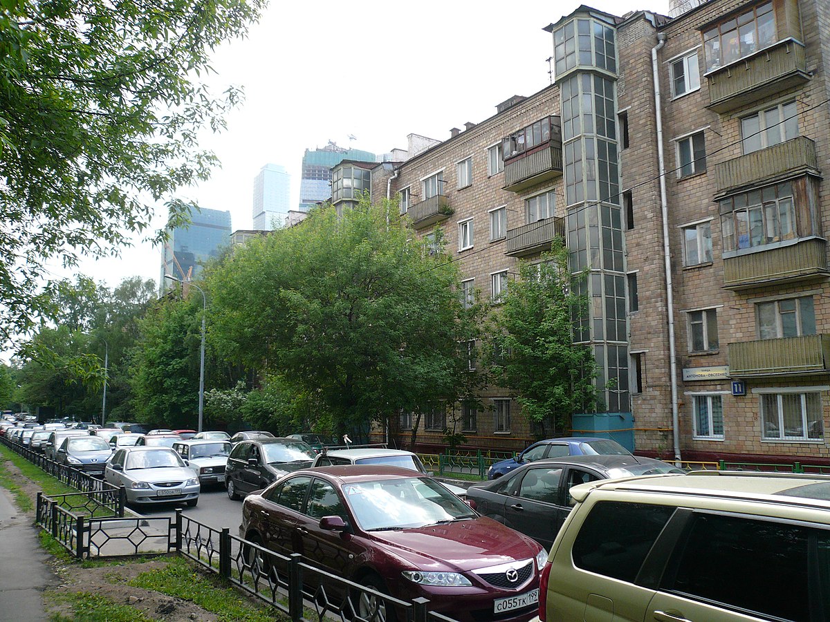 Файл:Antonova-Ovseenko Street.jpg — Википедия