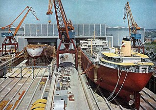 Швеция исторически обладает развитой кораблестроительной промышленностью. Верфь Арендалсварвет[англ.], 1965 год